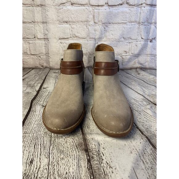 Born Kati Suede Short Booties, Size 8 - Picture 2 of 8